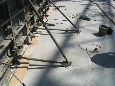 Connection of formwork with concrete screw BT